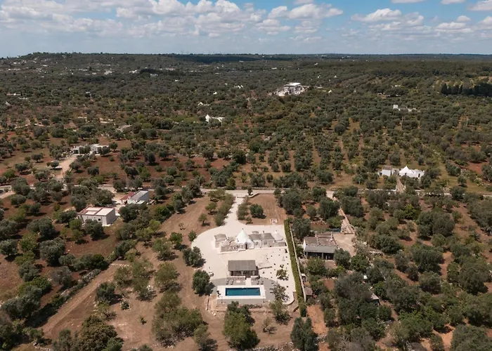 Trulli Aletheia Con Piscina Privata Hébergement de vacances *